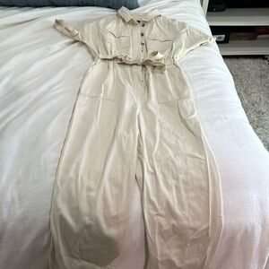 Universal Thread cream jumpsuit size 6